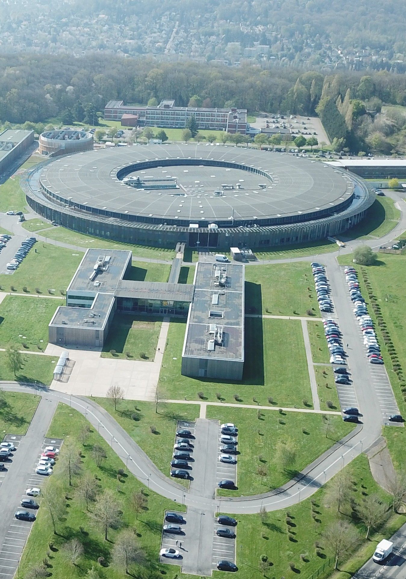 Les tablettes de défixion illuminées par les rayons de SOLEIL ☀📡📜