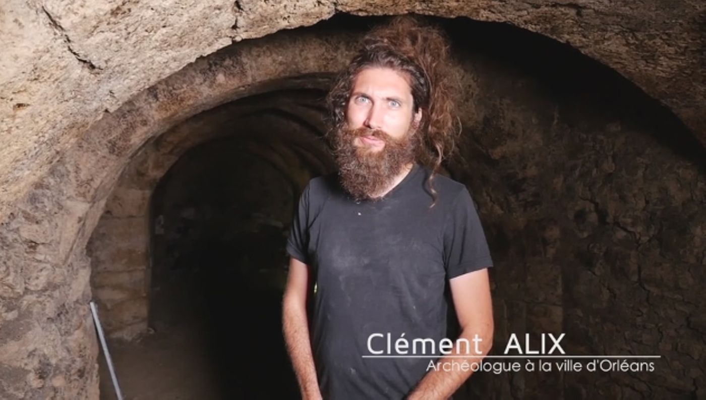 Archéologie du bâti dans les carrières de la rue des Carmes à Orléans
