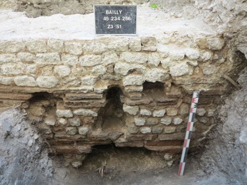 Détail de l'appareil du mur antique, collège Anatole Bailly (crédits : Pôle d'archéologie, 2015)