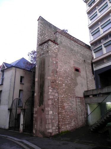 Courtine de l'enceinte médiévale, rue de la Chèvre-qui-Danse (crédits : Pôle d'archéologie, 2014)