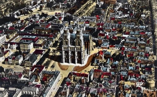 Vue aérienne d'Orléans colorisée (AMO, 2Fi50)