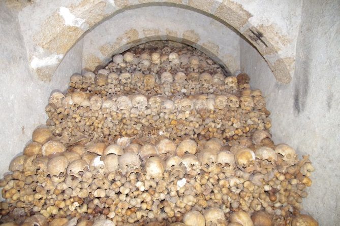 Ossuaire sous l'église Saint-Paul / Notre-Dame-des-Miracles à Orléans (crédits : Pôle d'archéologie, 2018)