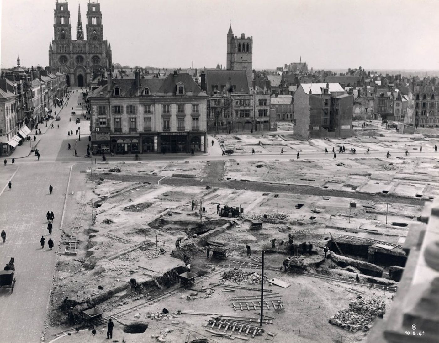 Orléans Et Les Bombardements De Juin 1940