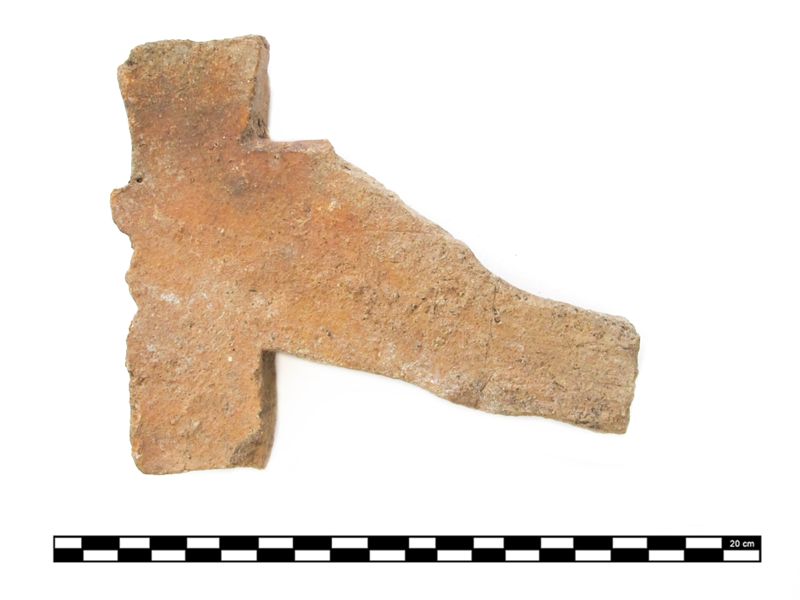 Element indéterminé (1363-10) mis au jour dans l'atelier de potier du Lac de la Médecinerie à Saran.